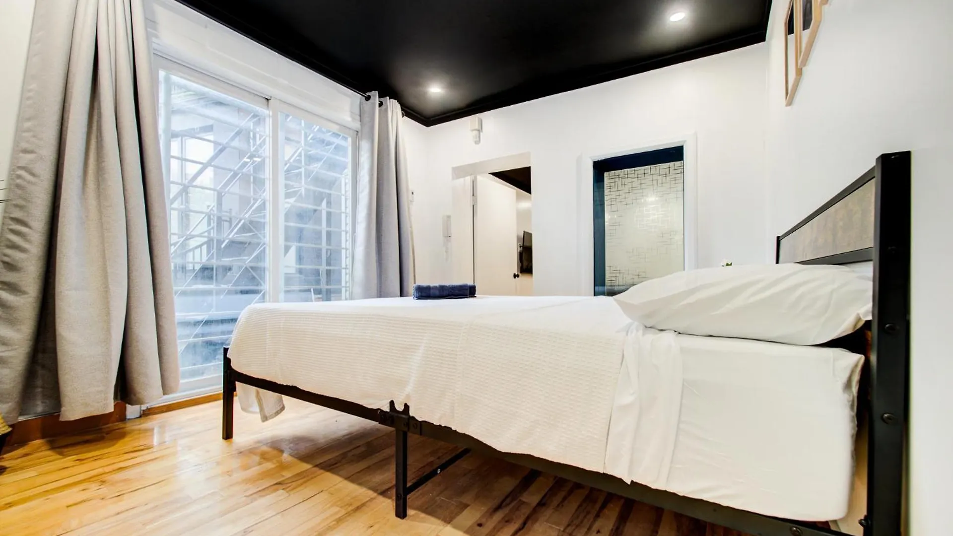 Apartment Stylish-24 1-Bedroom In Homa Montreal