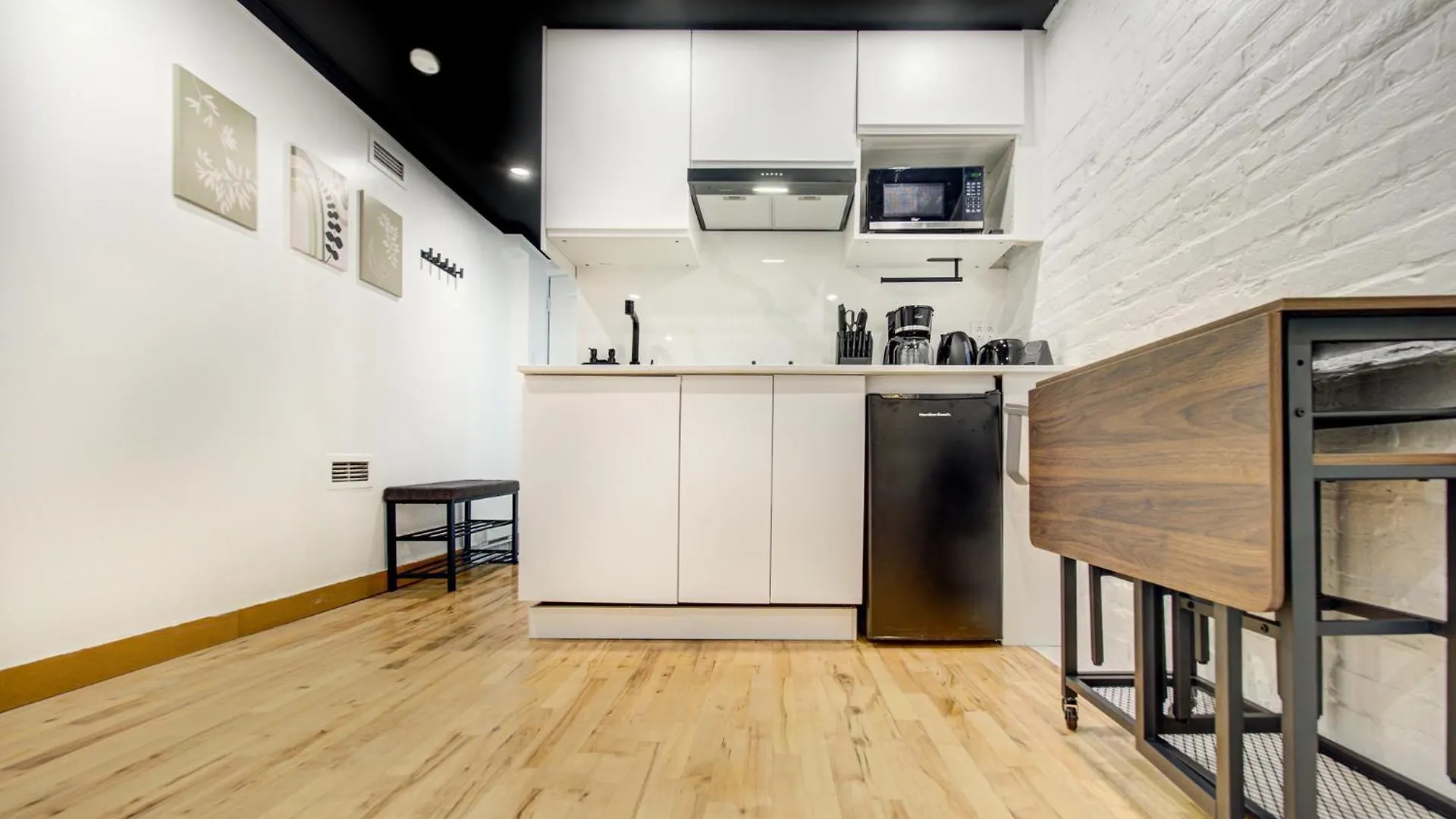 Stylish-24 1-Bedroom In Homa Montreal Canada
